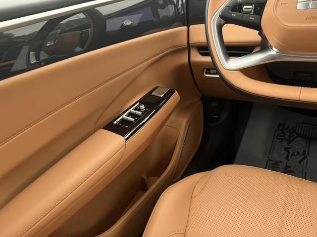 Geely Galaxy L7 2025 модификация 1.5L EM-i 115km Tiggo Edition – фото 16