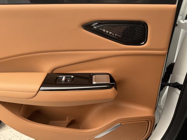 Geely Galaxy L7 2025 модификация 1.5L EM-i 115km Tiggo Edition – фото 19