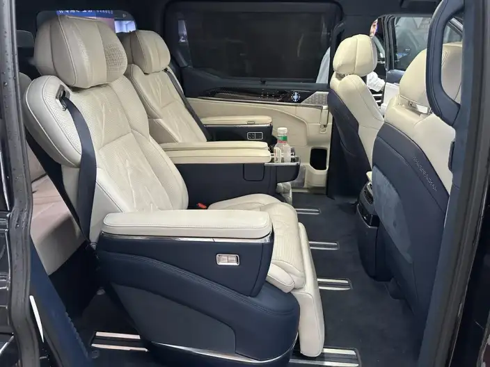 ZEEKR 009 2025 Model VI seat Executive Edition 4WD 108kWh – фото 10