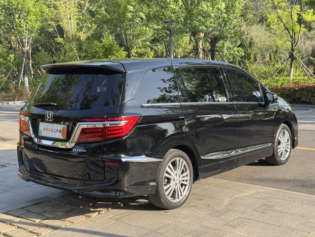 Honda Elysion 2016 2.4L Luxury – фото 6