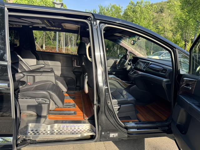 Honda Elysion 2016 2.4L Luxury – фото 10