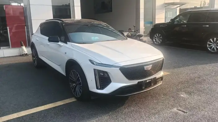 Cadillac GT4 2023 Model 25T Luxury Model