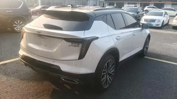 Cadillac GT4 2023 Model 25T Luxury Model – фото 5