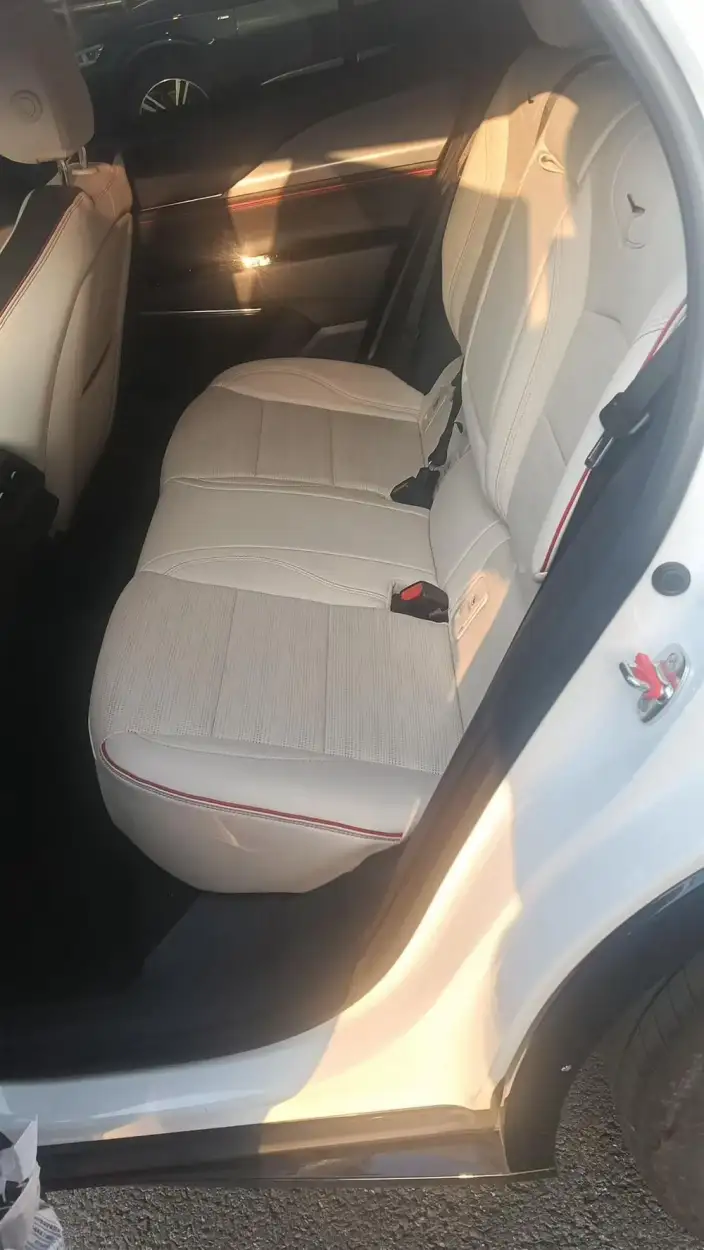 Cadillac GT4 2023 Model 25T Luxury Model – фото 9