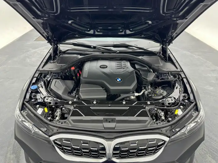 BMW 3 Series 2023 Model 325Li M Sports Set – фото 10