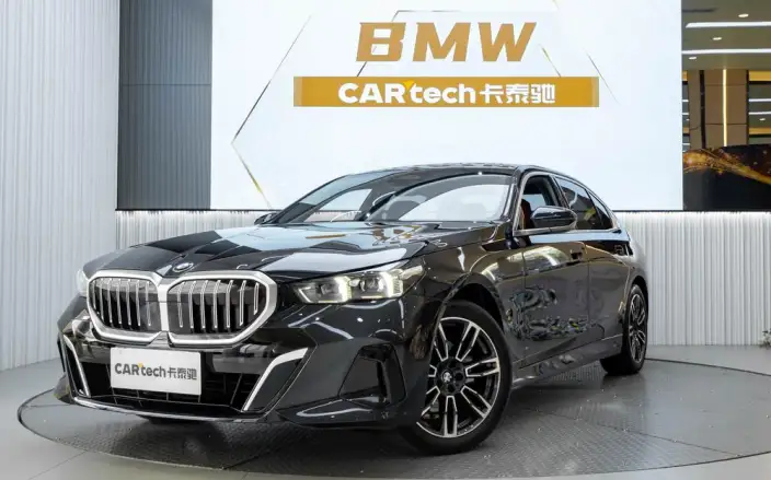 BMW 5 Series 2024 Model 525Li M Sports Set – фото 1