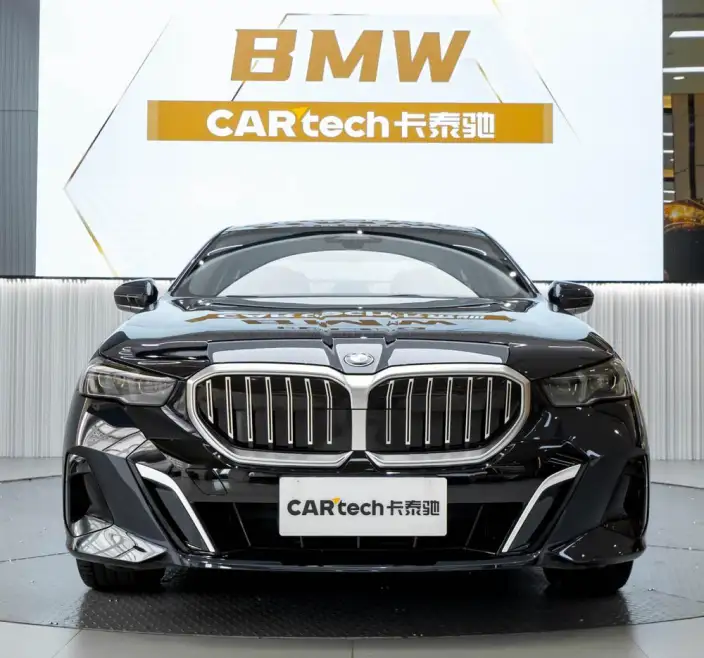 BMW 5 Series 2024 Model 525Li M Sports Set – фото 2