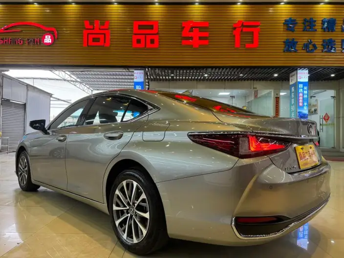 Lexus ES 2022 Model 200 Superior Edition – фото 4
