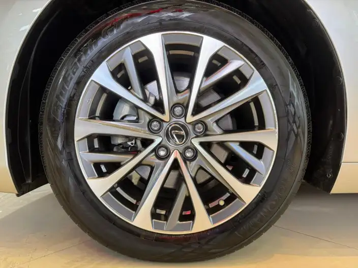 Lexus ES 2022 Model 200 Superior Edition – фото 7