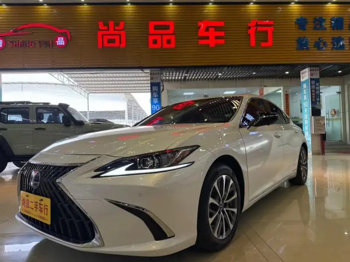 Lexus ES 2021 Model 300h Superior Edition