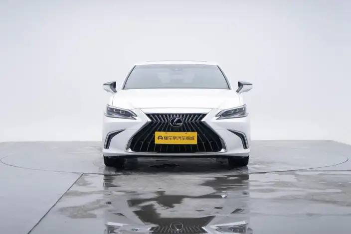 Lexus ES 2022 Model 300h Premium