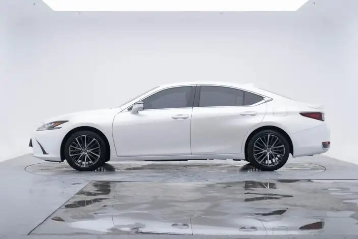 Lexus ES 2022 Model 300h Premium