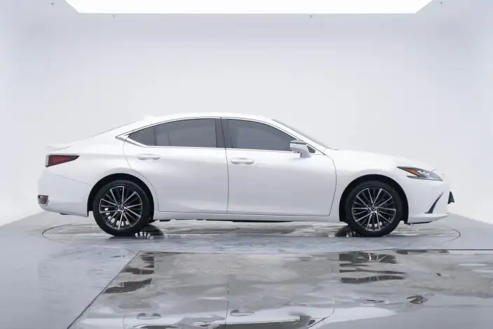 Lexus ES 2022 Model 300h Premium – фото 8