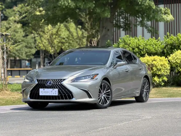 Lexus ES 2021 Model 300h Premium