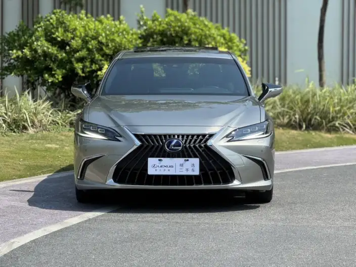 Lexus ES 2021 Model 300h Premium