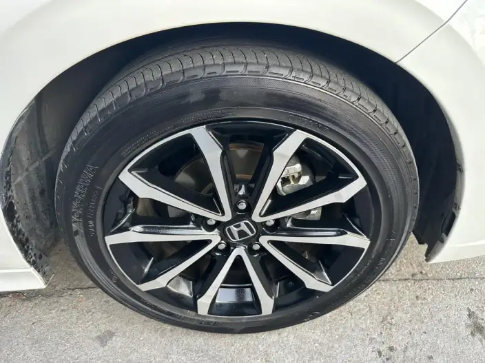 Model Ge 2023 Model HATCHBACK 240TURBO CVT Trendy Edition – фото 7