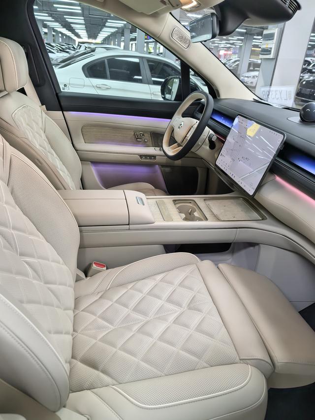 NIO ES8 2026 модификация VI seat Executive Deluxe Edition – фото 8