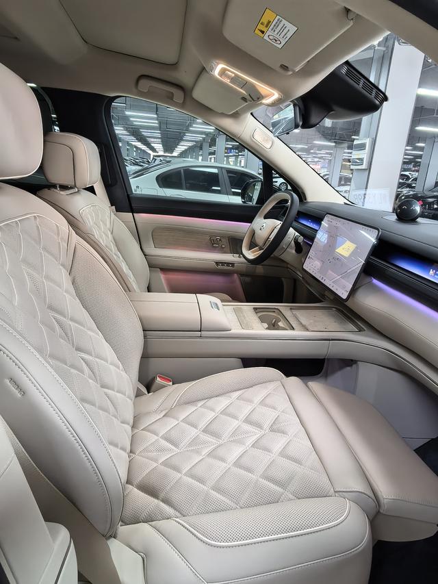 NIO ES8 2026 модификация VI seat Executive Deluxe Edition – фото 9