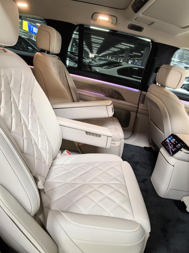 NIO ES8 2026 модификация VI seat Executive Deluxe Edition – фото 10