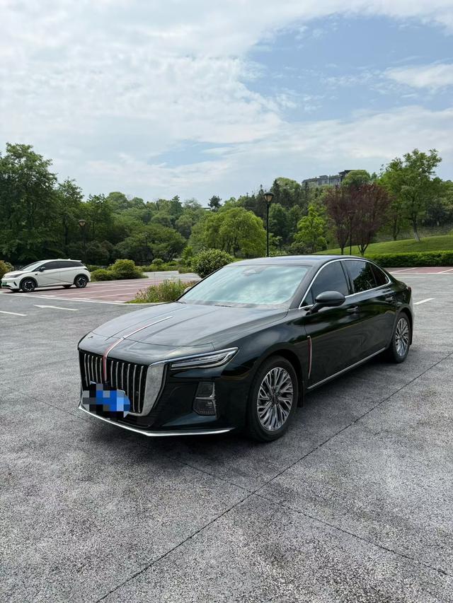 Hongqi H5 2023 1.5T DCT Smart Connect Flag Joy – фото 1