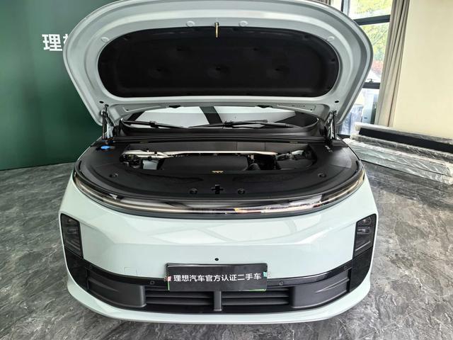 Li Auto L6 2025 Max Smart Re f resh – фото 11