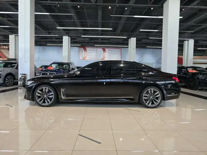 BMW 7 Series 2019 Model Facelift M760Li xDrive V12 Sports Set – фото 9