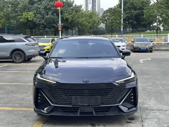 Changan UNI-V 2023 Model 1.5T Noble Model – фото 2