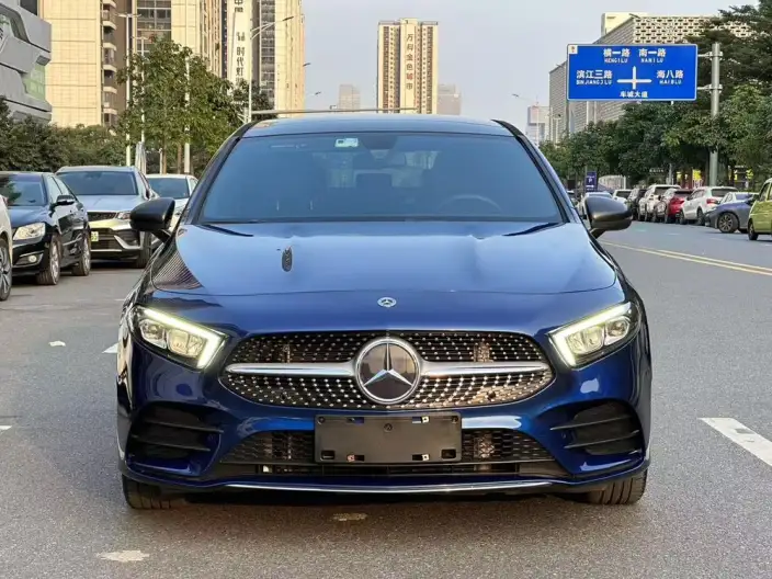 Mercedes-Benz A-class 2022 Model Facelift A 200 L Sports sedan Fashion Edition – фото 2