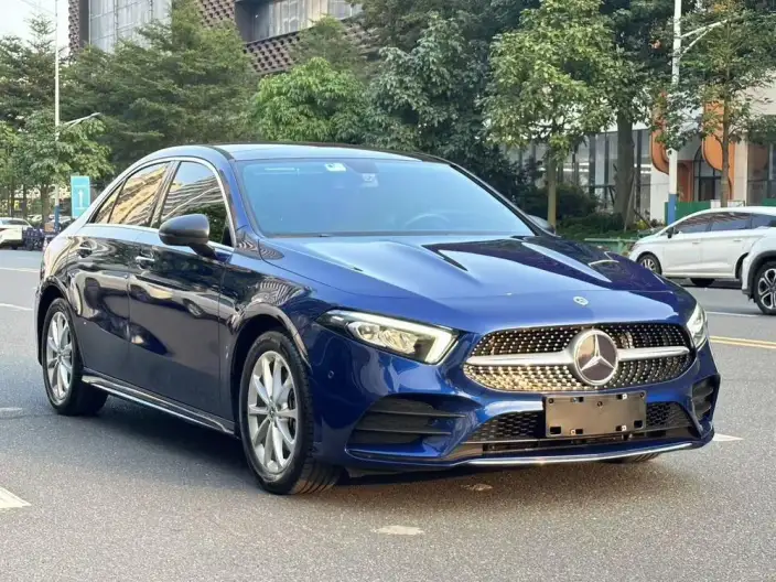 Mercedes-Benz A-class 2022 Model Facelift A 200 L Sports sedan Fashion Edition – фото 3