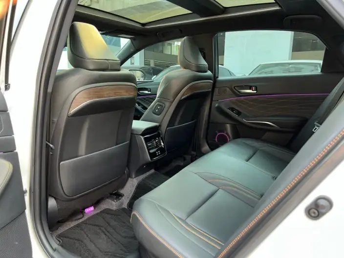 Toyota Avalon 2024 Model Intelligent Hybrid 2.0L E-CVT Deluxe Edition – фото 9