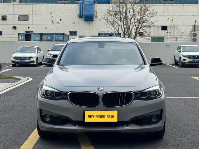 BMW 3 Series GT 2018 320i Fashion – фото 2