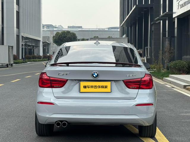 BMW 3 Series GT 2018 320i Fashion – фото 4