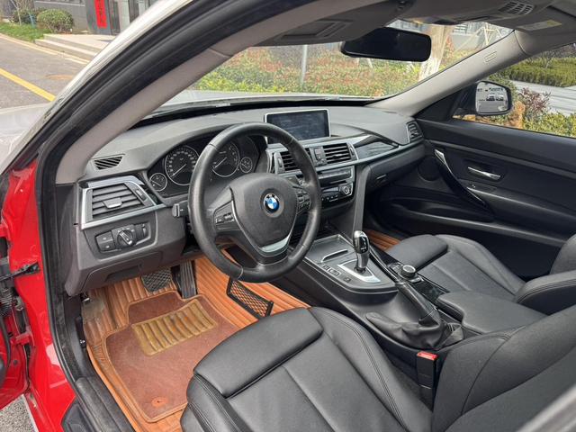 BMW 3 Series GT 2018 320i Fashion – фото 12