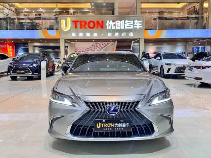 Lexus ES 2021 Model 300h Superior Edition