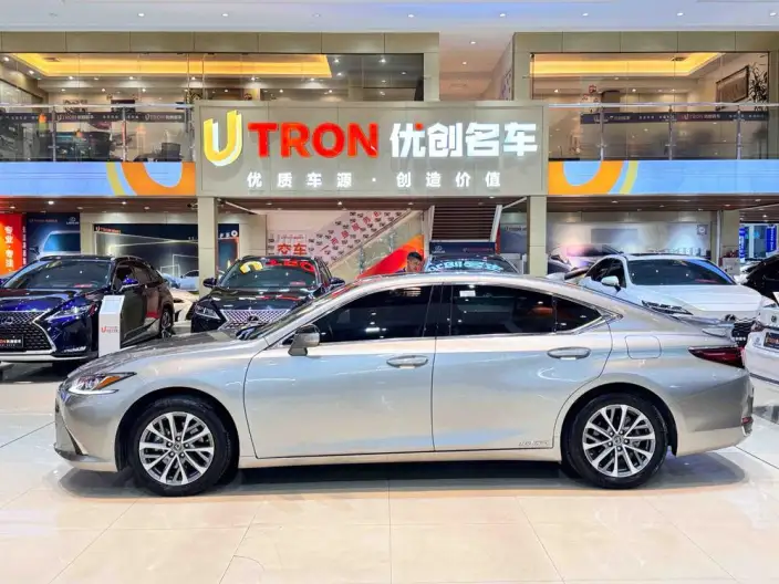 Lexus ES 2021 Model 300h Superior Edition