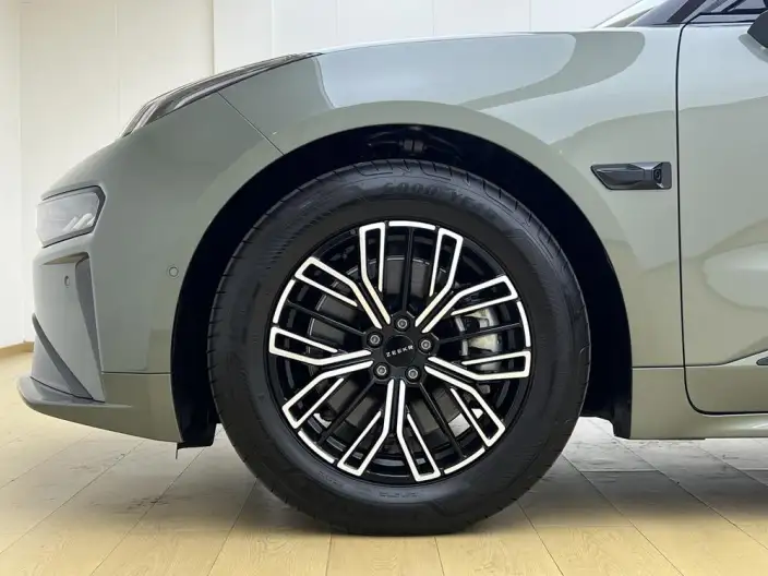 ZEEKR 001 2024 Model WE Edition 100kWh Rear Drive – фото 9
