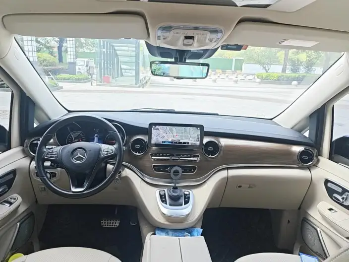 Mercedes-Benz V-Class 2021 Model V 260 L Long wheelbase Premium Edition – фото 5