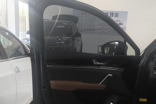BYD Tang DM Модель 2021 года DM-i 1.5T 112KM Prestige – фото 8