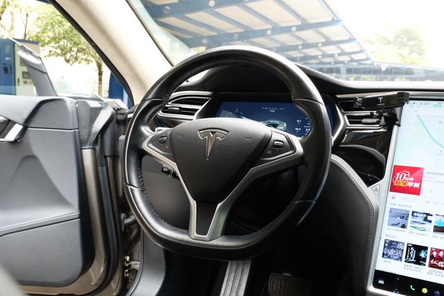 Model S 2015 модификация 70 – фото 10