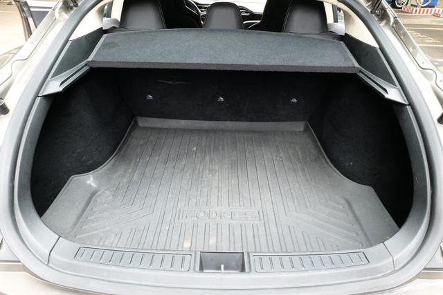 Model S 2015 модификация 70 – фото 23