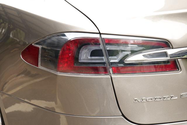 Model S 2015 модификация 70 – фото 24