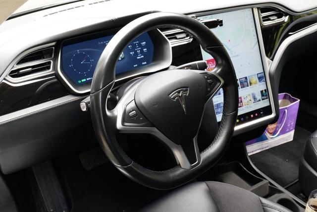 Model S 2015 модификация 70 – фото 35