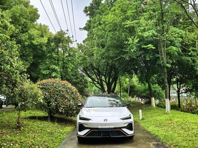 Changan UNI-V 2025 модификация Third generation 2.0T Jin Engine тип – фото 2