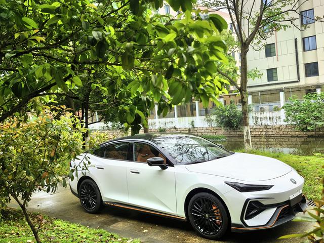 Changan UNI-V 2025 модификация Third generation 2.0T Jin Engine тип – фото 3