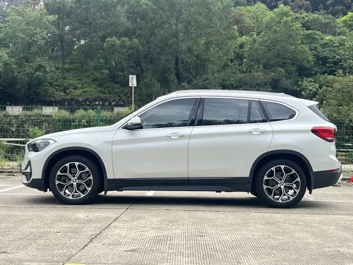 BMW X1 2022 Model sDrive25Li Leading Model – фото 4
