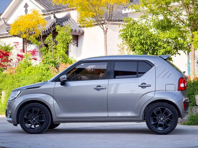 Ignis 2017 модификация 1.2L CVT Deluxe Edition
