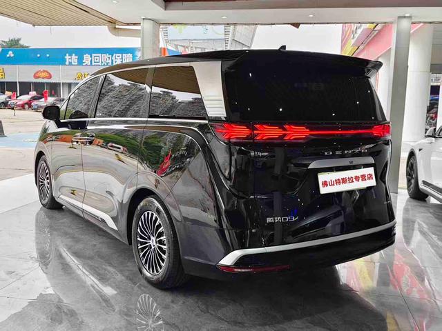 DENZA D9 DM 2024 980 AWD Premium
