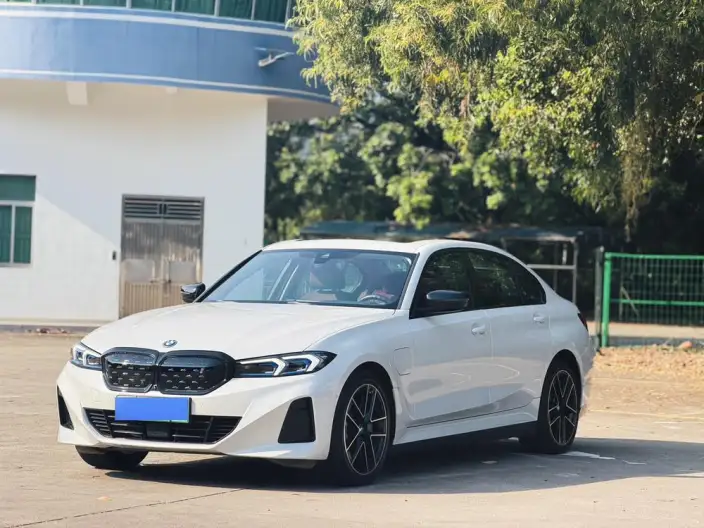 BMW i3 2023 Model eDrive40L Night Edition Sports Set – фото 1
