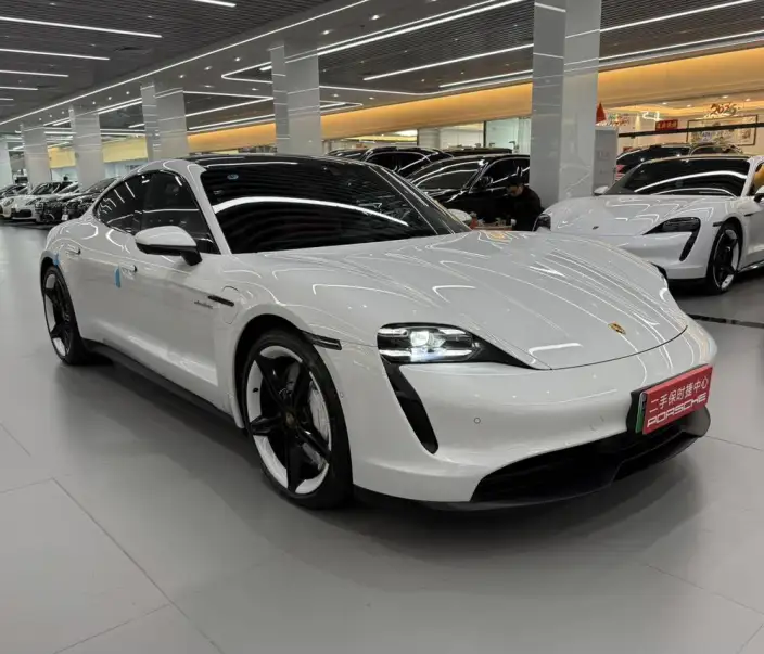 Taycan 2019 Model Taycan 4S – фото 3