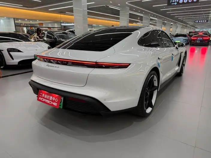 Taycan 2019 Model Taycan 4S – фото 6